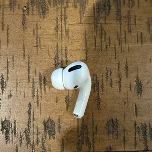 Apple AirPods Pro (1st Generation) – RIGHT Earbud Only | Genuine Replacement